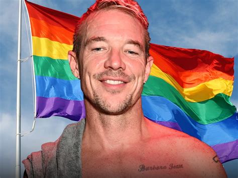 diplo naked|Diplo Posts Naked Photo For Pride Month, Rainbow Coming Out。